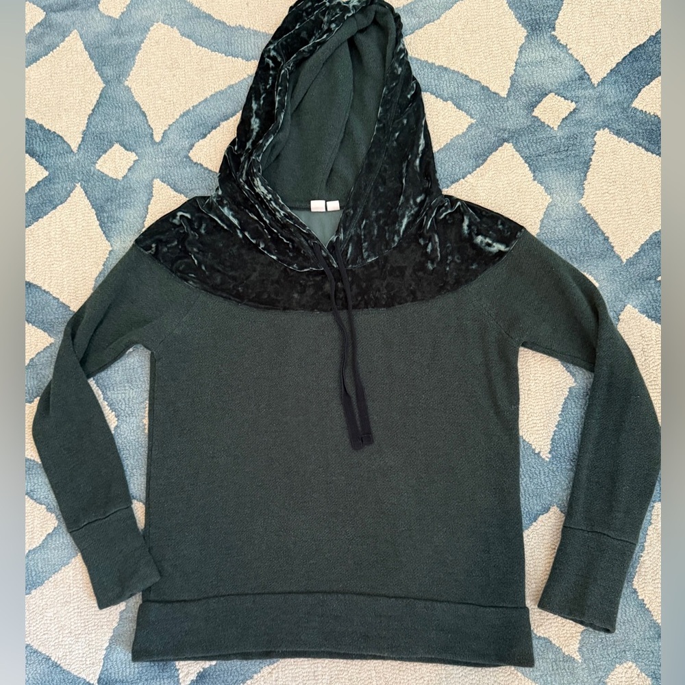 Melrose and Market Dark Green Crushed Velvet Accent Hoodie - Size M